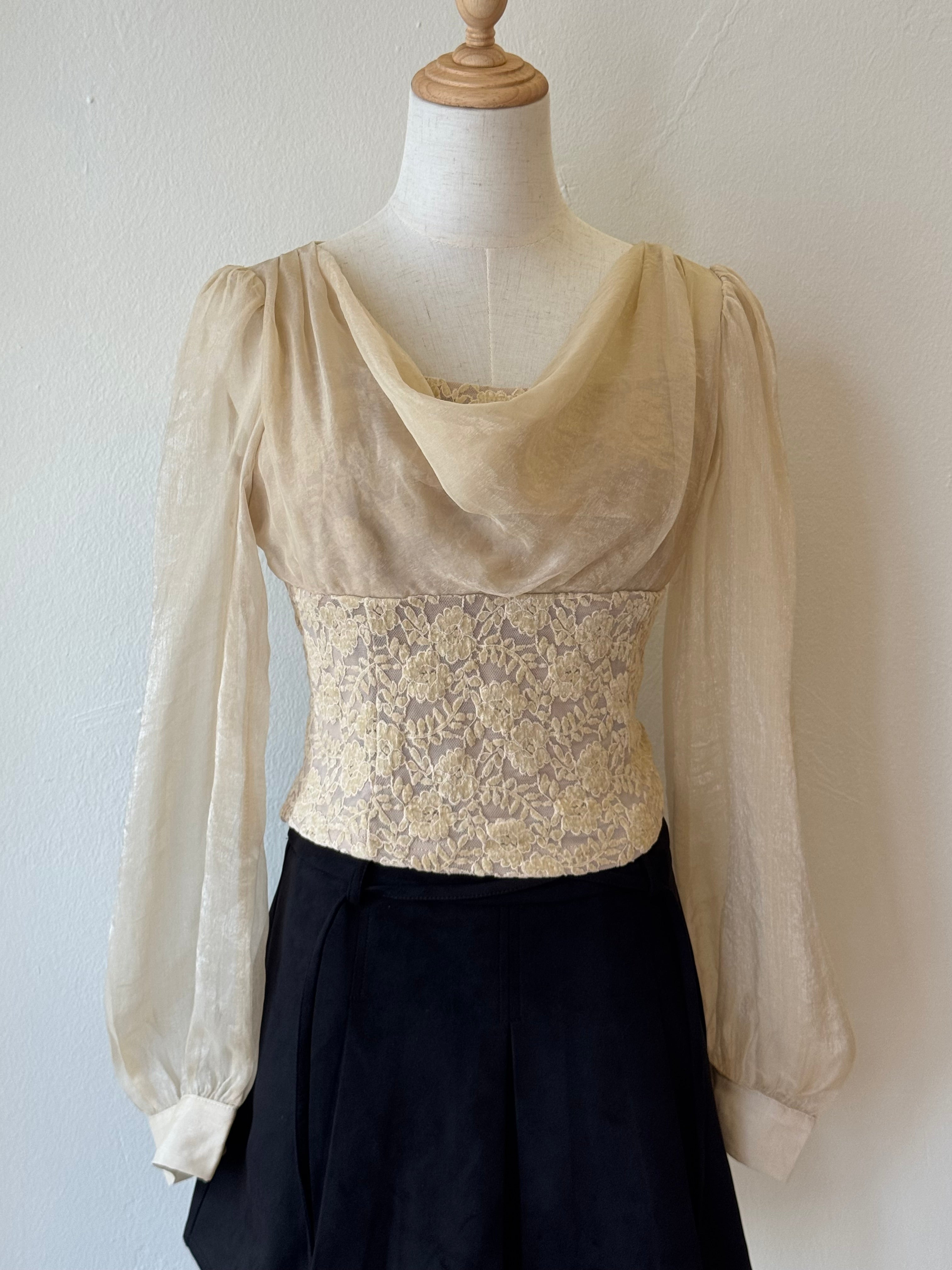 KYLIE'S TOP