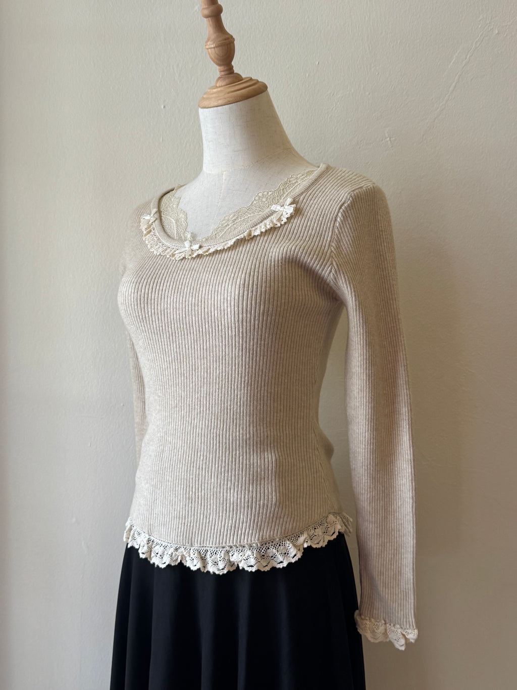 JULIE LACE DETAILED TOP
