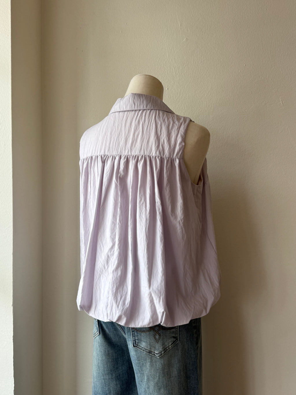 SCOTTIE SLEEVELESS TOP
