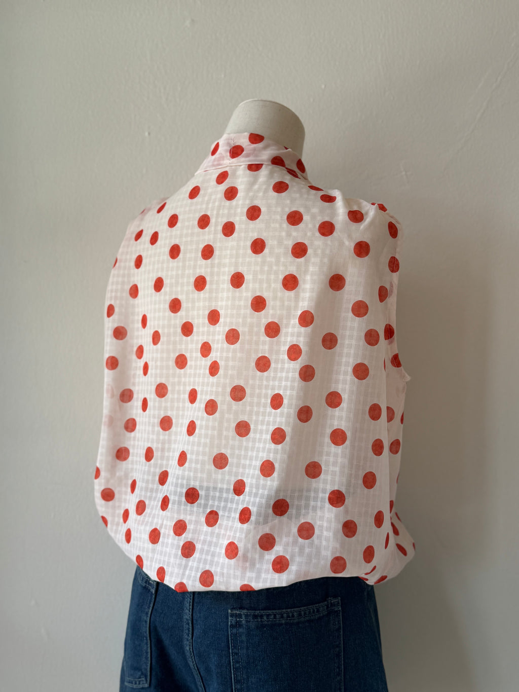BETSY SLEEVELESS POLKA DOT TOP