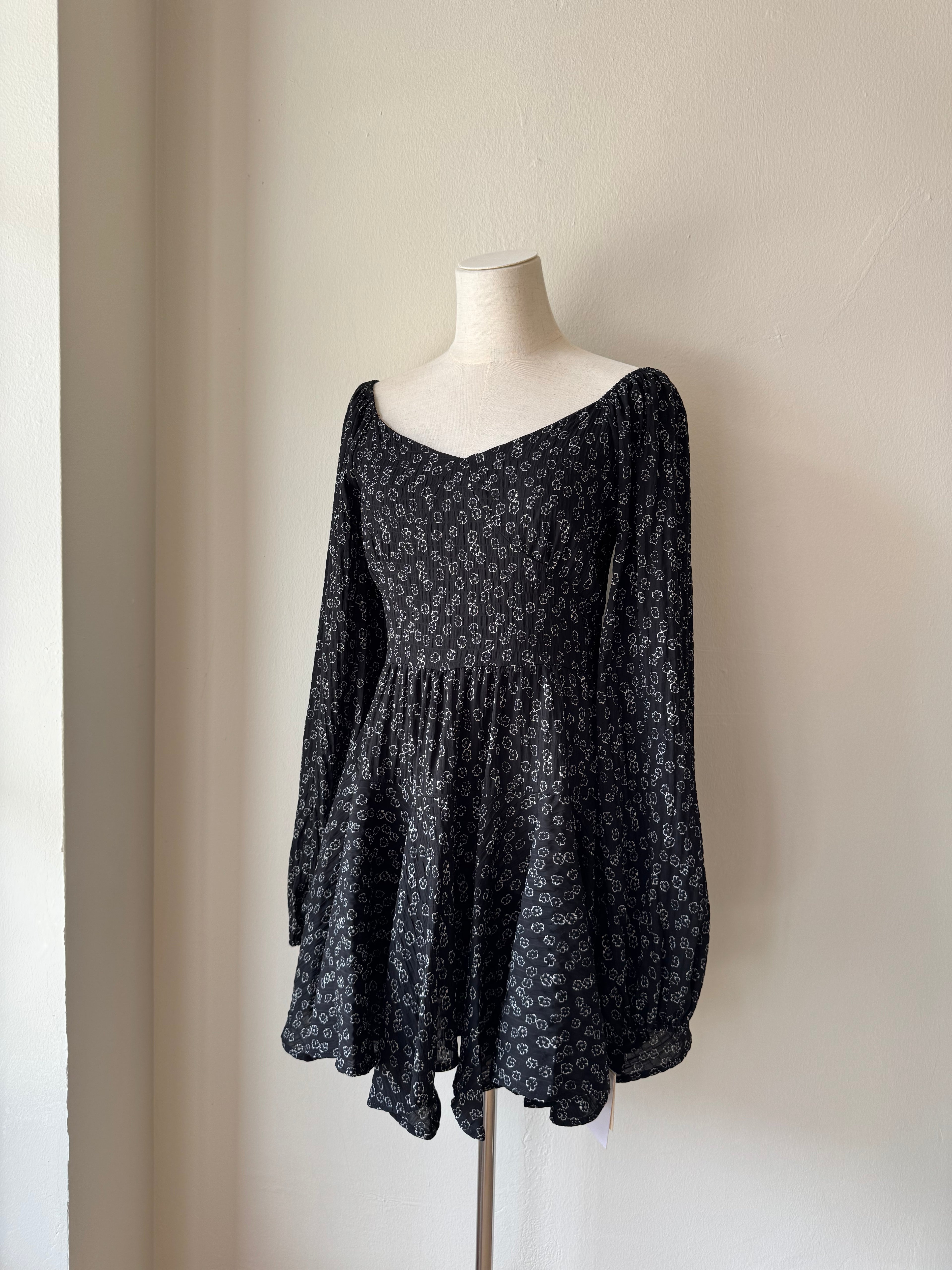 DAPHNE’S DRESS
