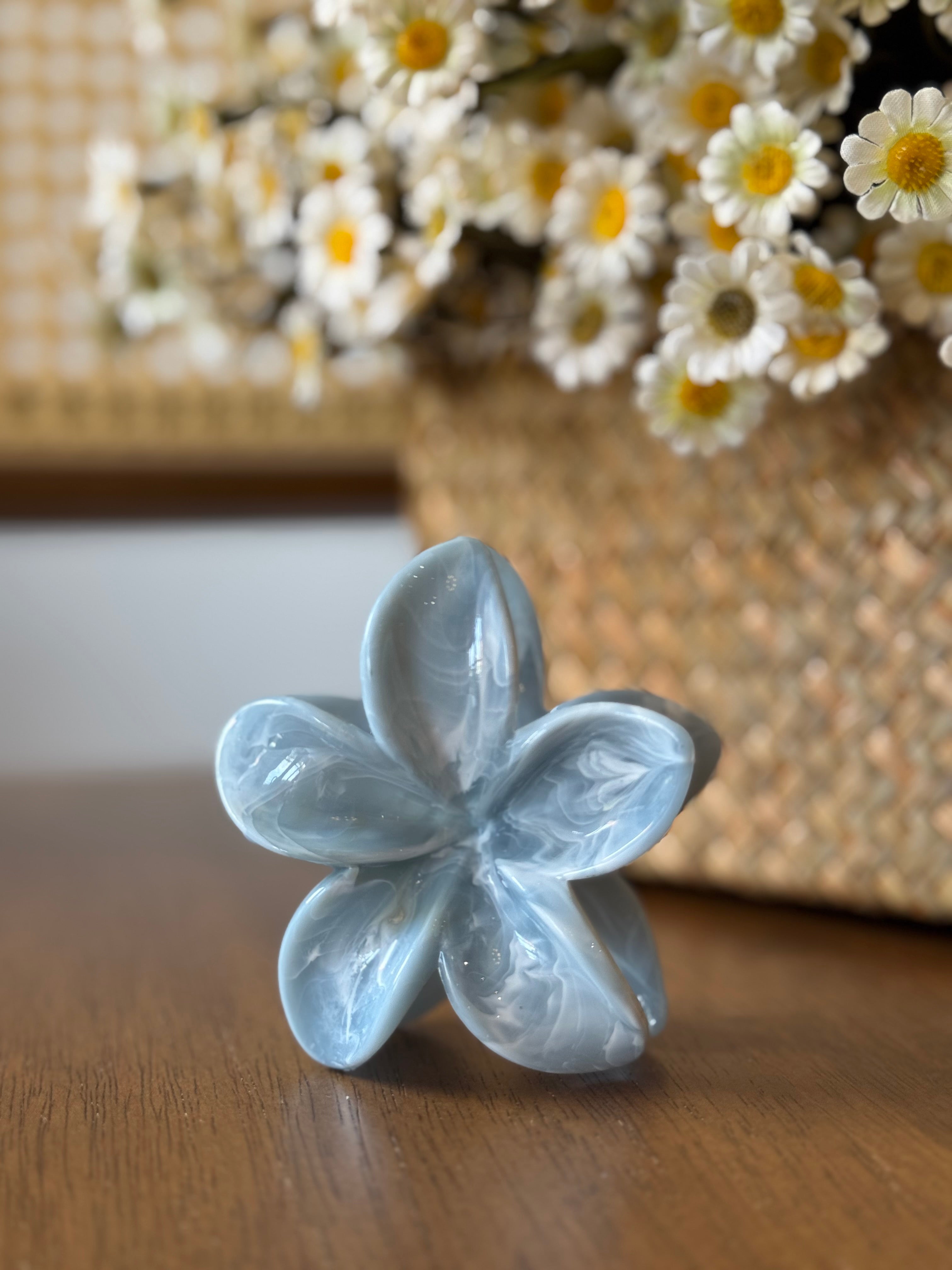 HARMONY FLORAL HAIR CLAW (M)