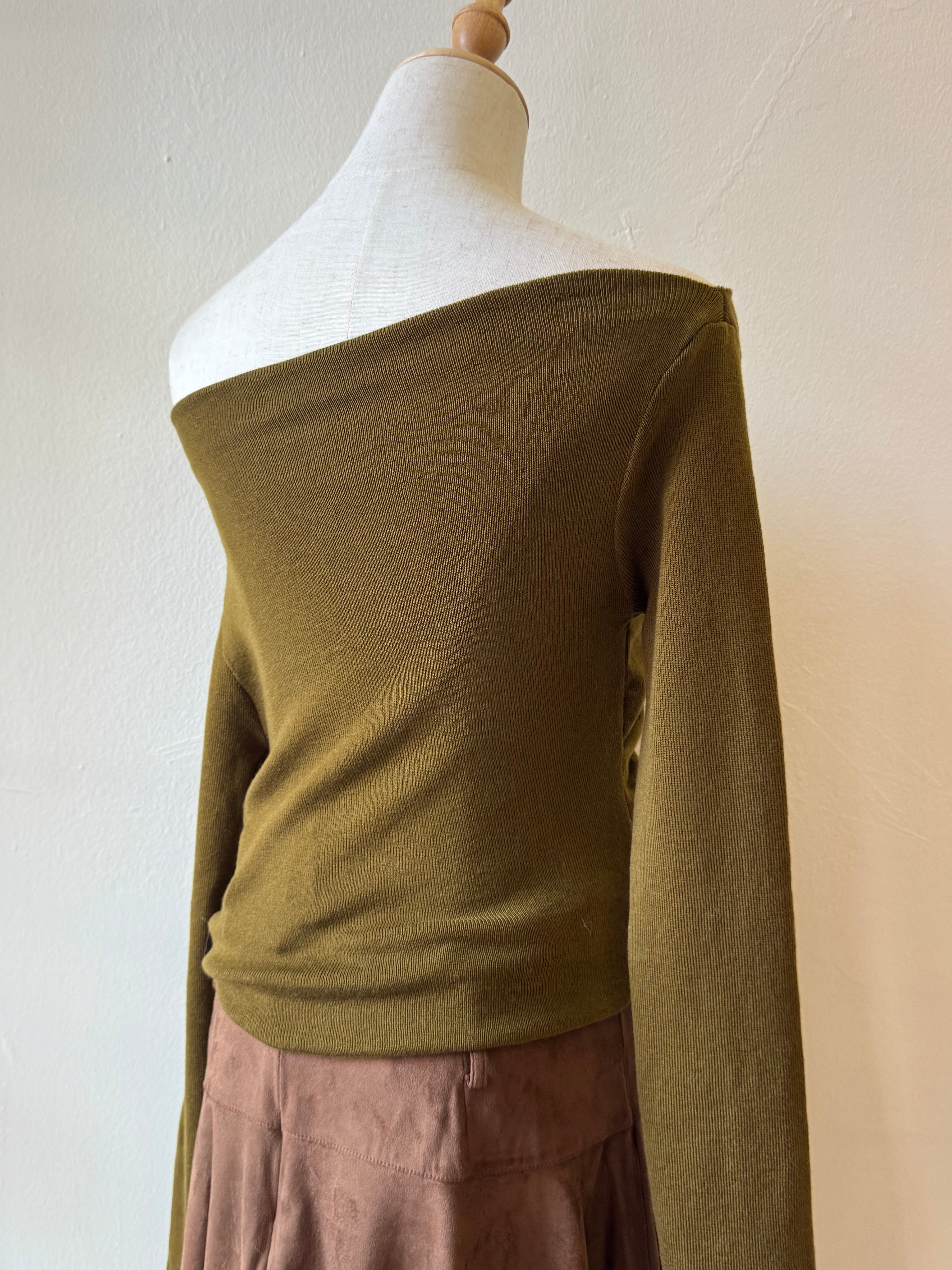 KIMBERLY OFF-SHOULDER TOP