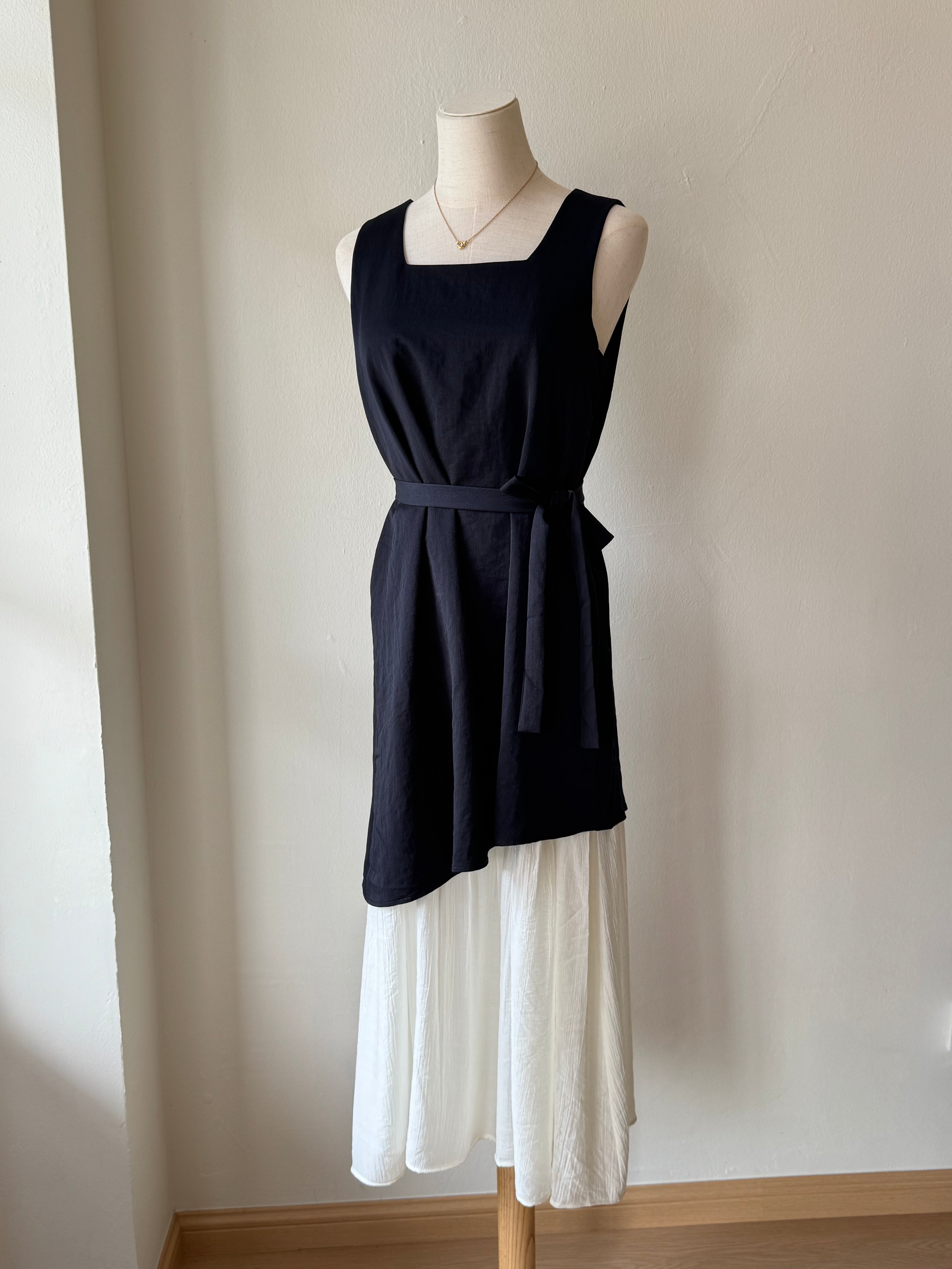 STELLA SLEEVELESS DRESS