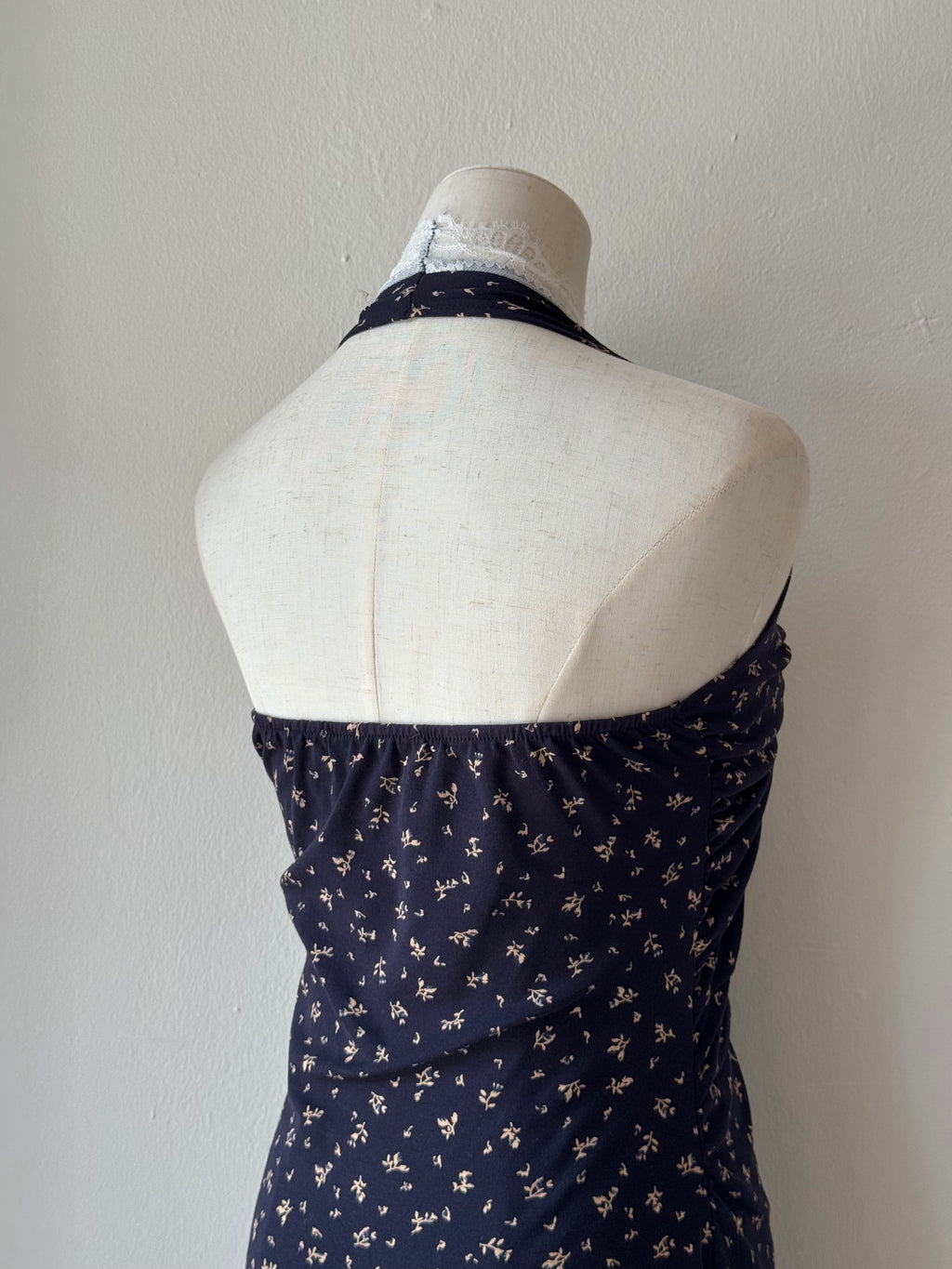 AIKO FLORAL HALTER DRESS