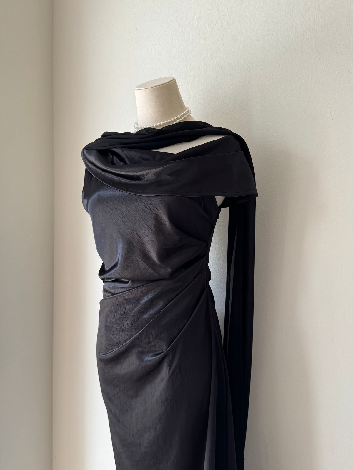 CHARLOTTE OFF-SHOULDER DRESS