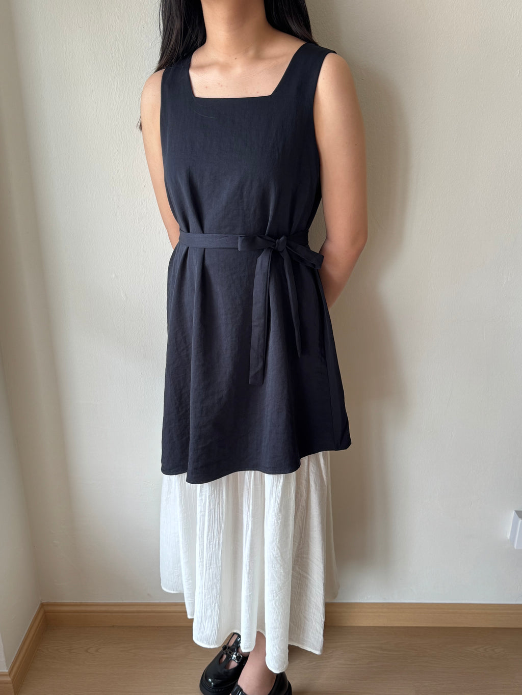 STELLA SLEEVELESS DRESS