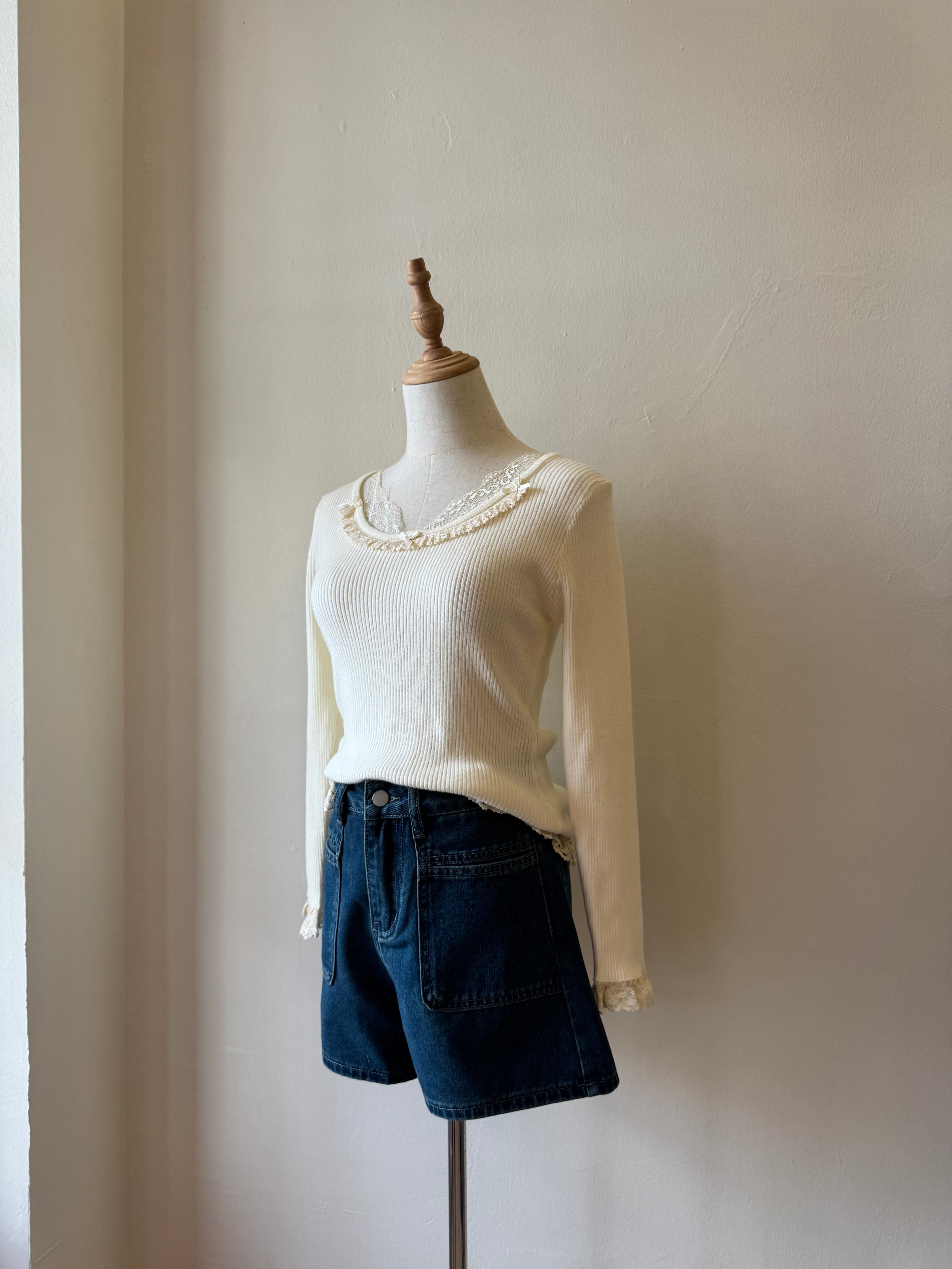 JULIE LACE DETAILED TOP