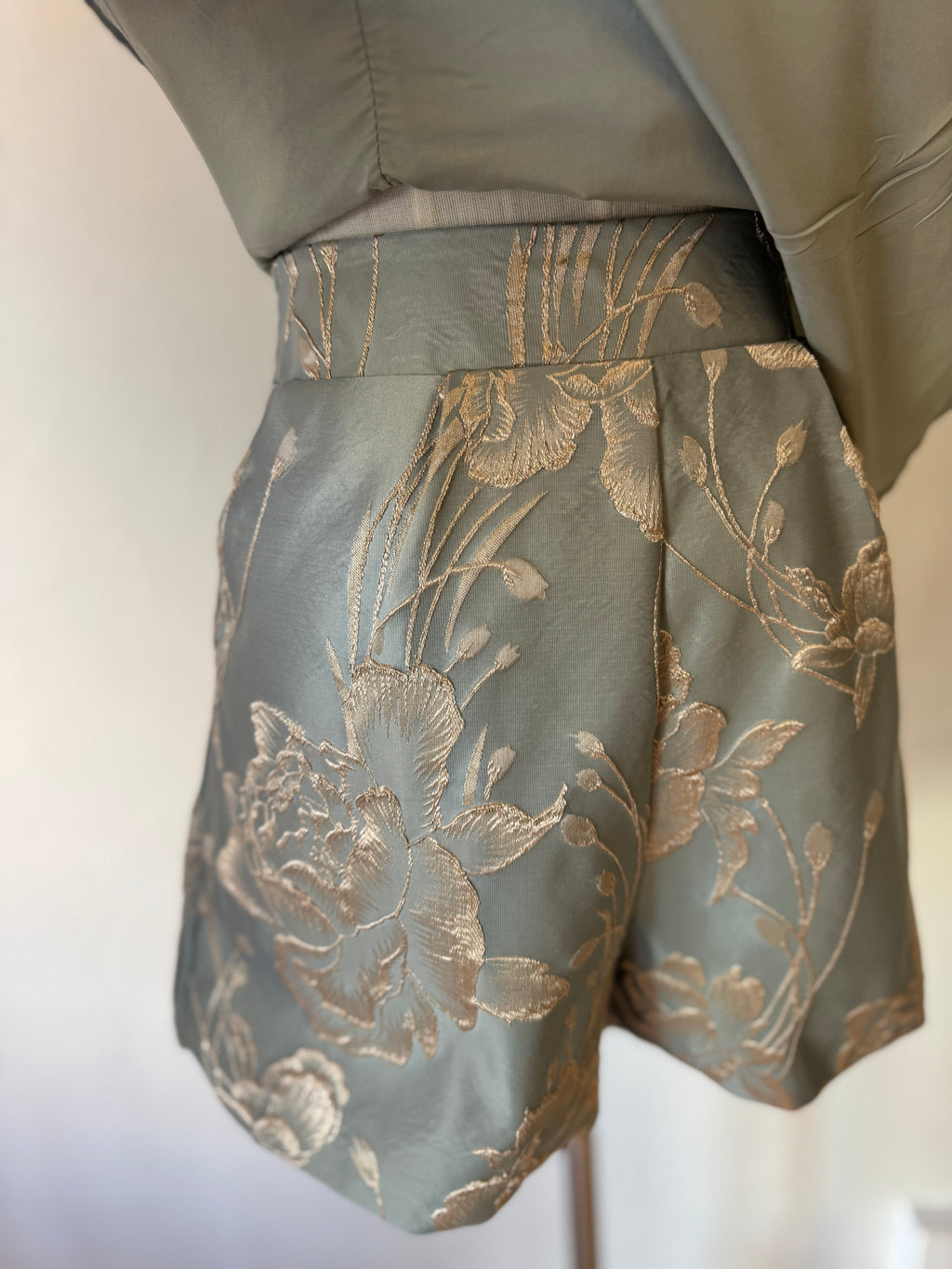 ODETTE ORIENTAL TWO PIECE OUTFIT SET