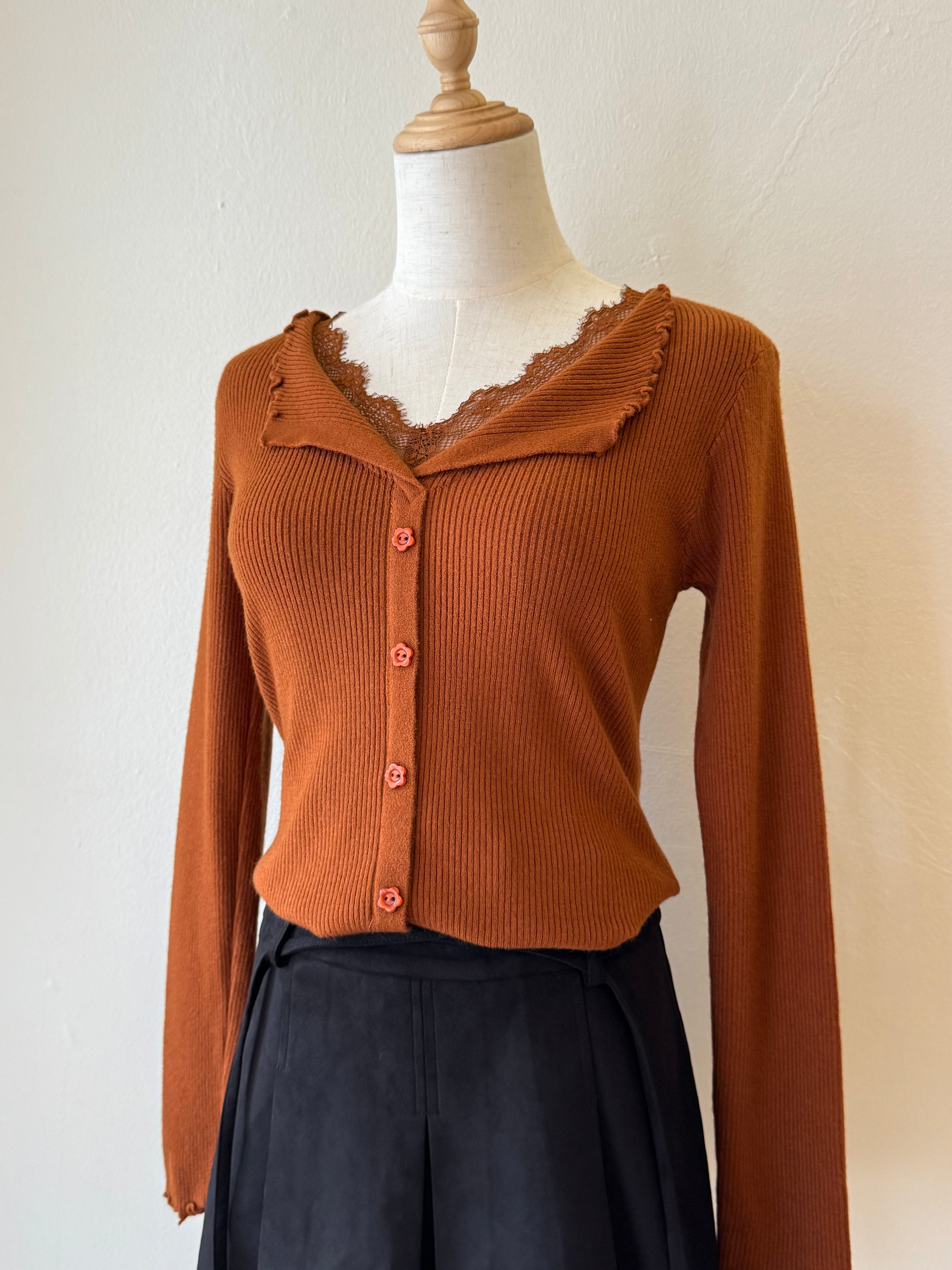 IDALIA LACE DETAILED KNITTED TOP