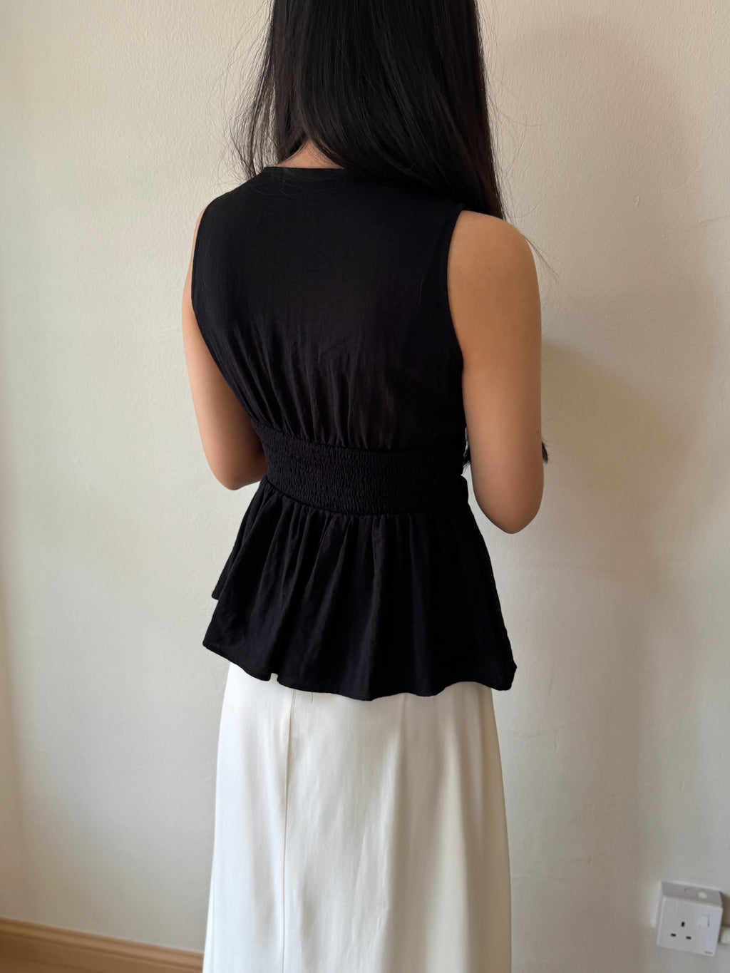 ROCCO V NECK TOP
