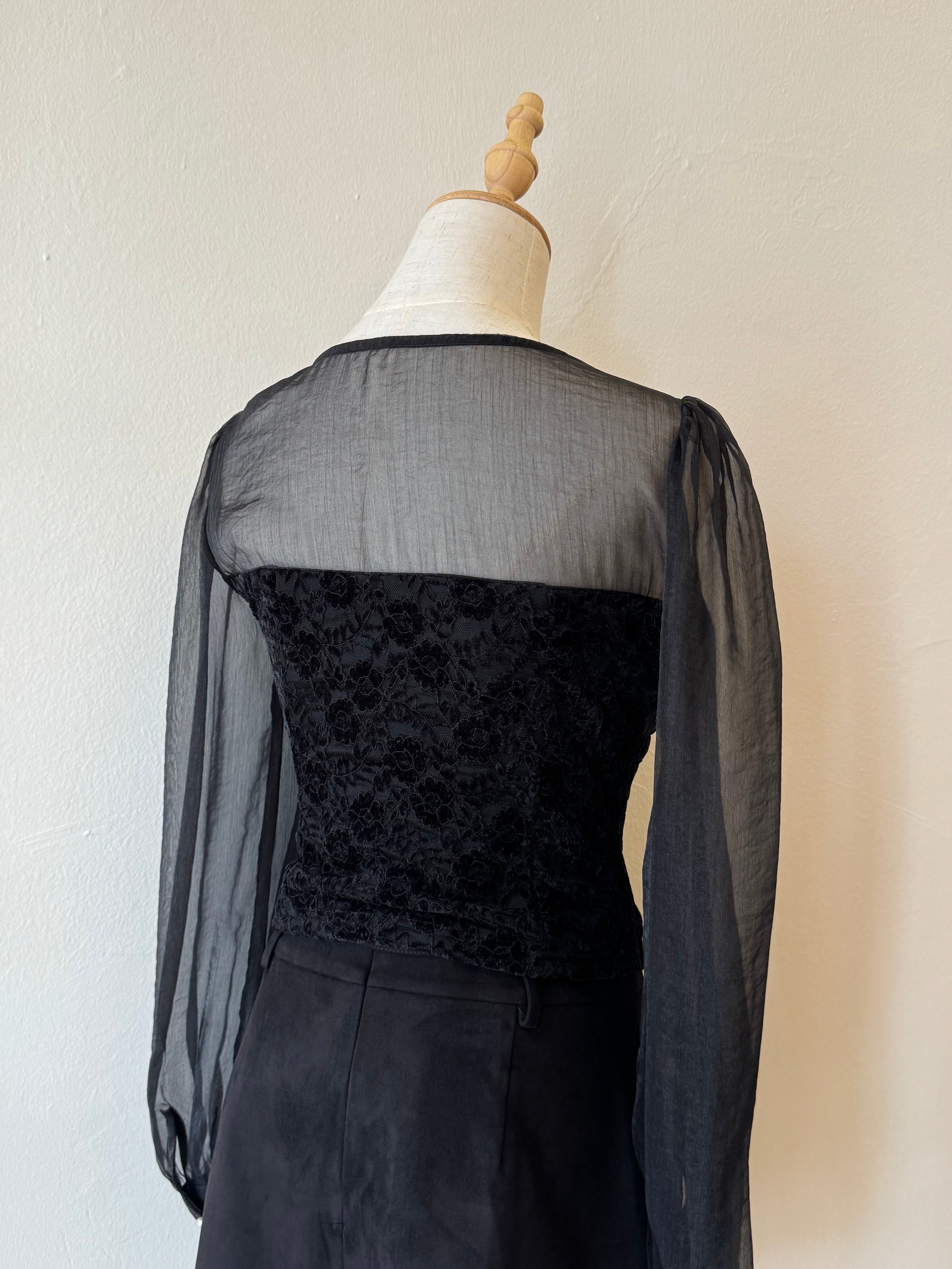 KYLIE'S TOP