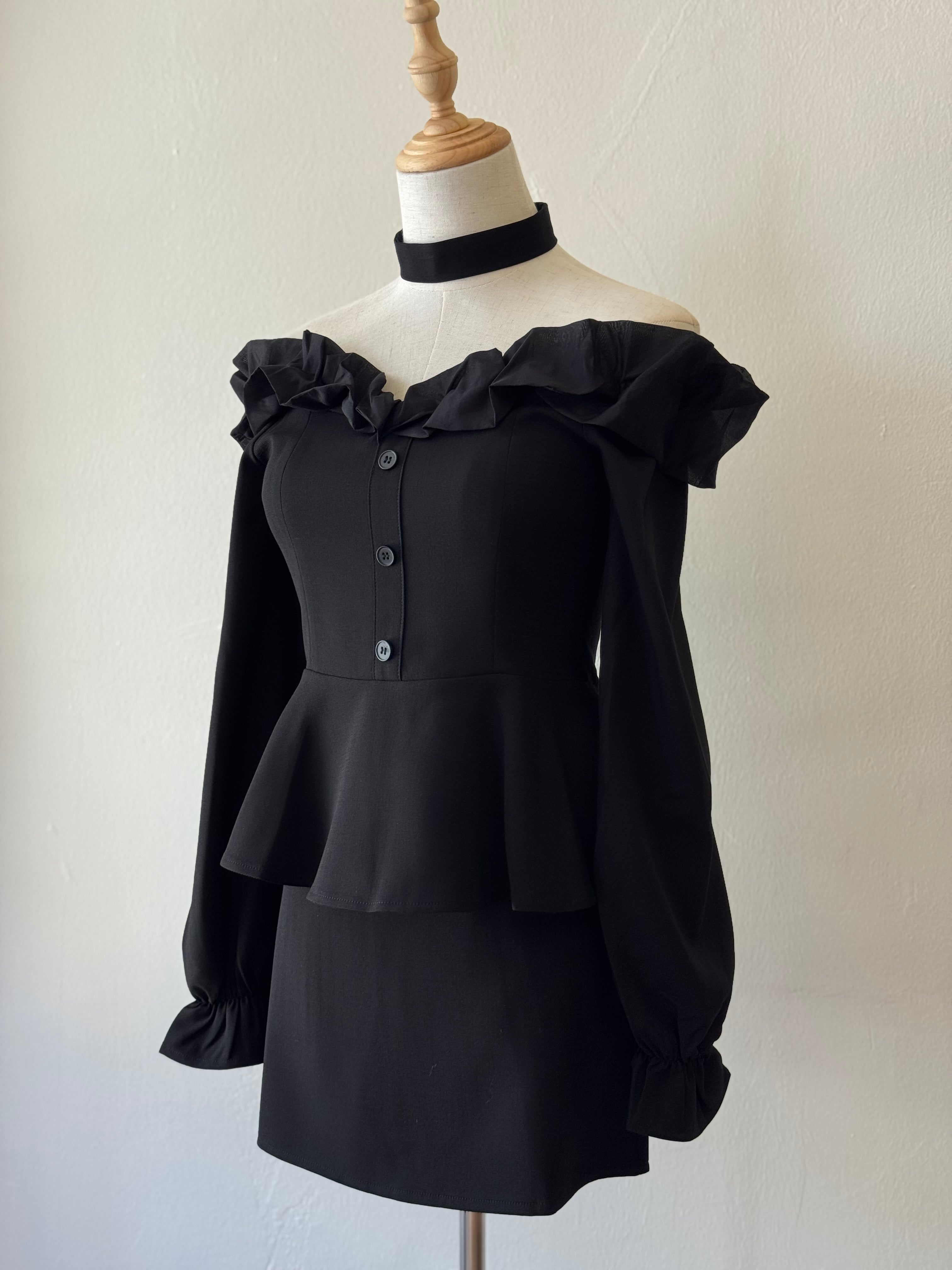 MONA OFF SHOULDER OUTFIT SET