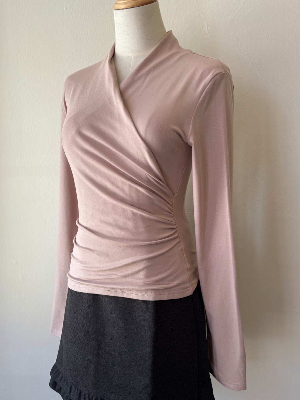 MADISON V NECK TOP
