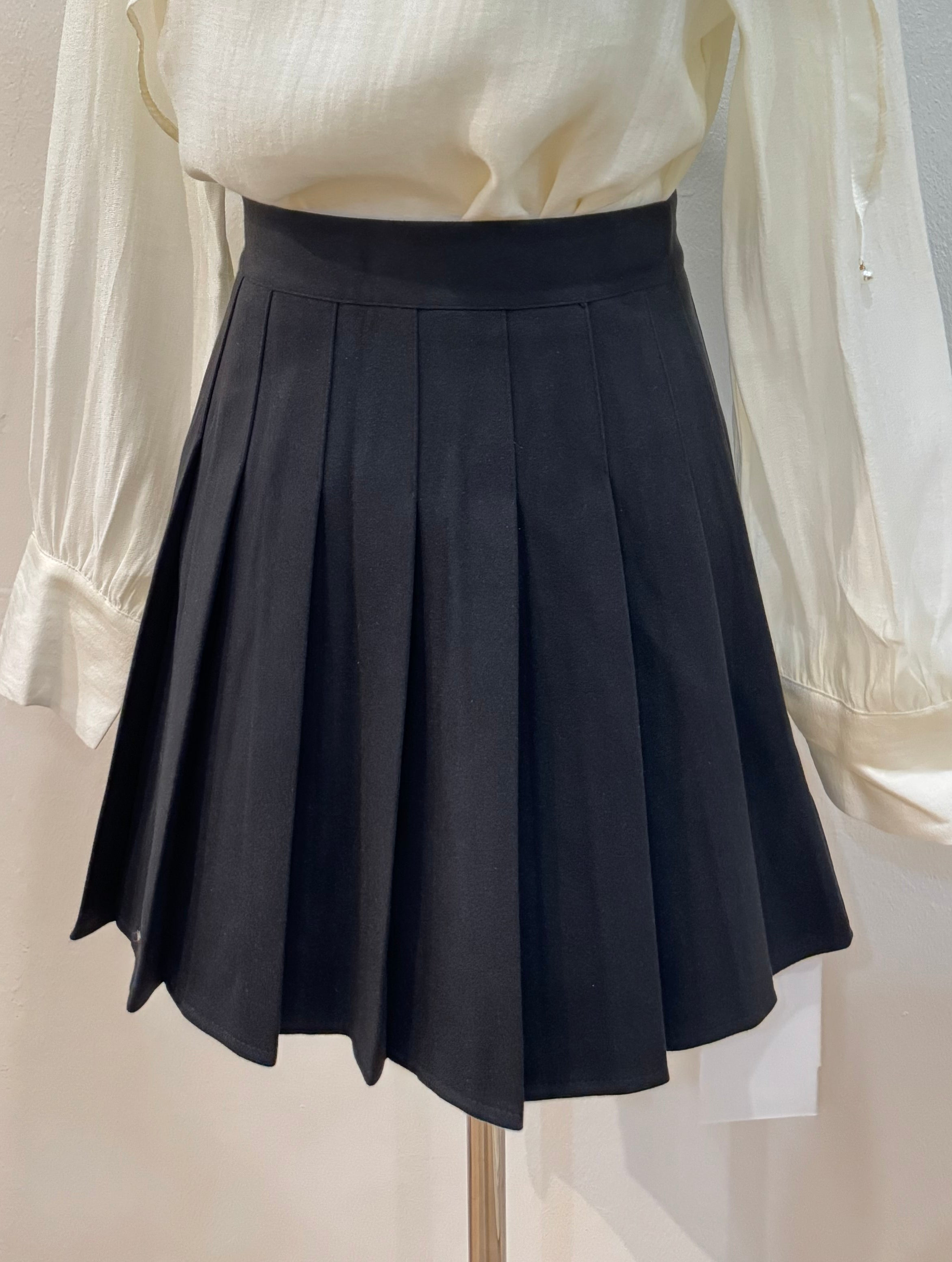 BIANCA PLEATED SKIRT