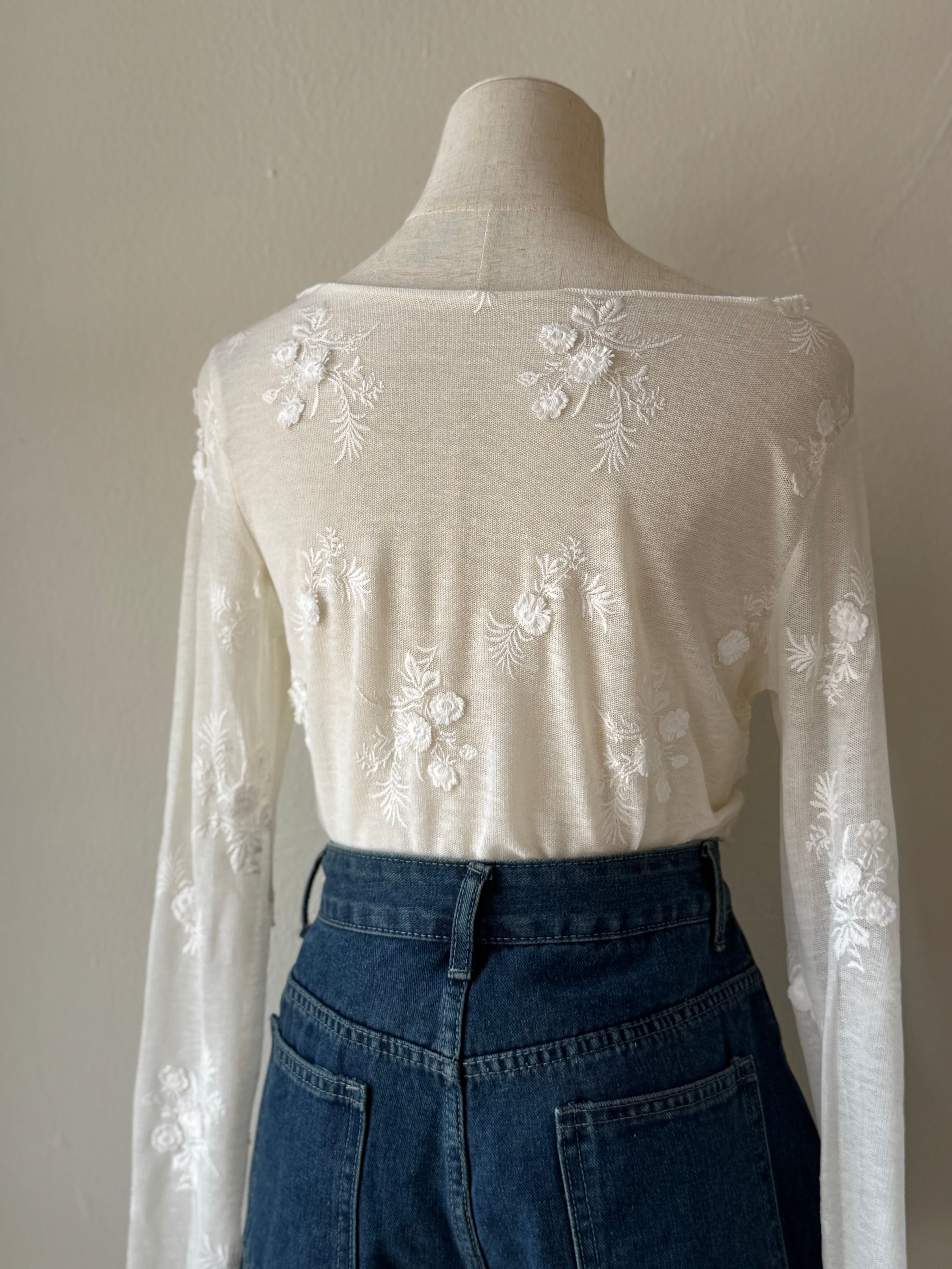 BETTY'S LACE DETAILED TOP