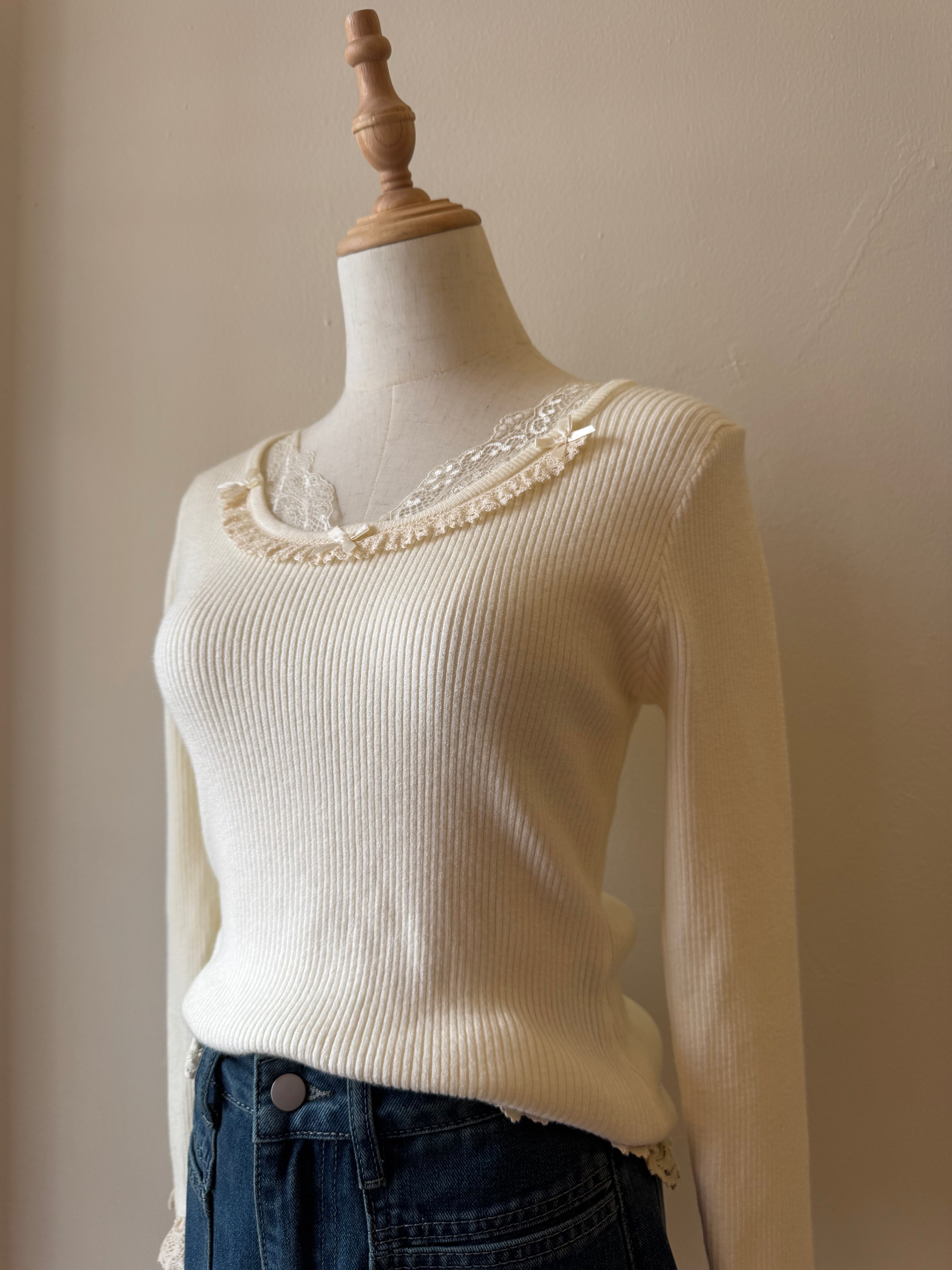 JULIE LACE DETAILED TOP